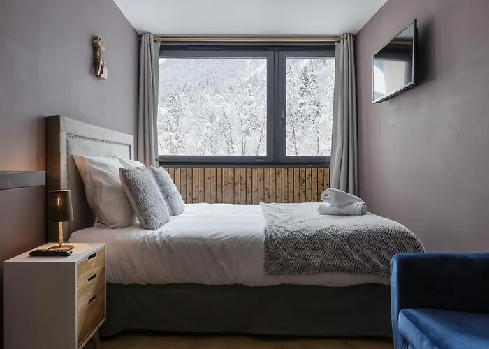 Beautiful Mountain View Studio By The Lake